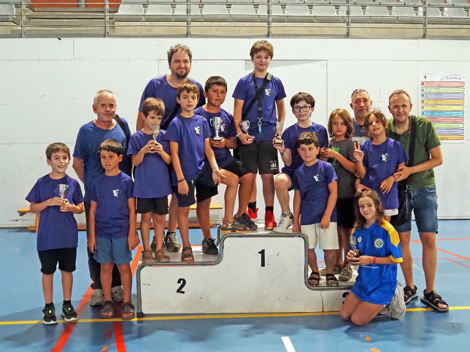 Jugadors i jugadores del Club d'Escacs S&uacute;ria, primer equip classificat del 6&egrave; Torneig d'Escacs Actius Joaquim Catal&agrave;.