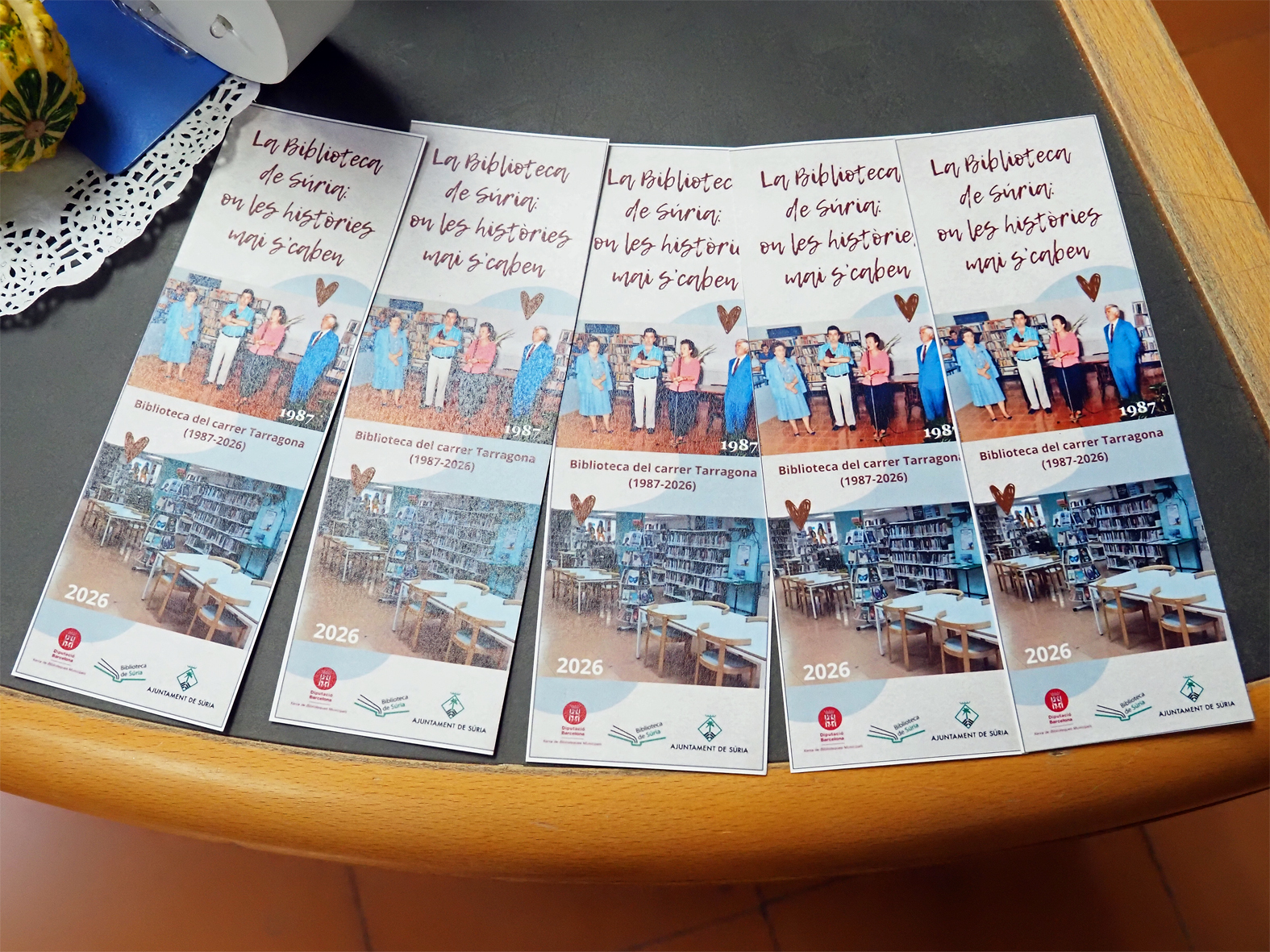 Punts de llibre commemoratius de lâ€™acte de comiat de les instalÂ·lacions de la Biblioteca al carrer Tarragona.