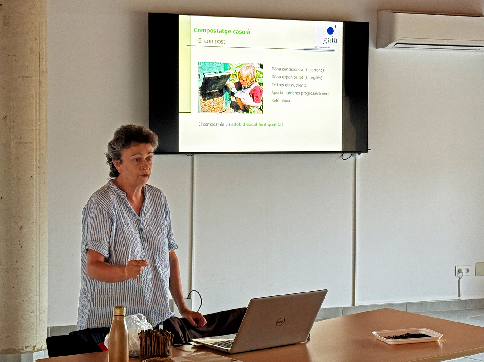 El Cicle d'Activitats de Medi Ambient comença amb un taller de compostatge casolà