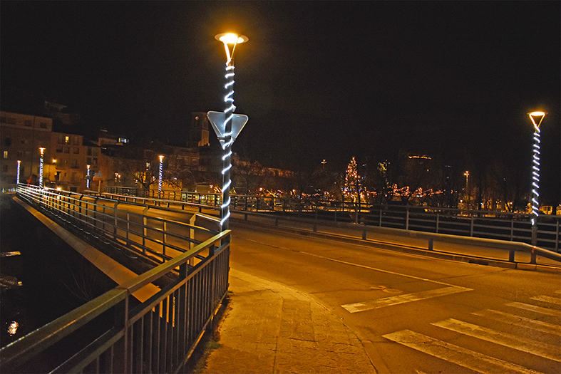 IlÂ·luminaciÃ³ nadalenca al pont de Salipota.