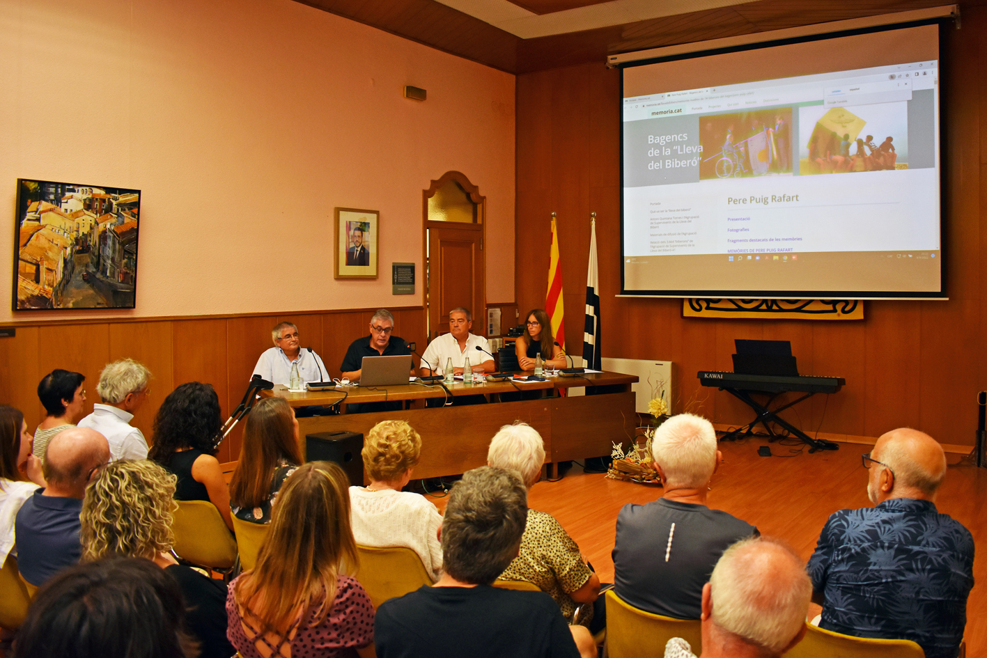 Imatge de la presentaciÃ³ de la publicaciÃ³ de les memÃ²ries del surienc Pere Puig Rafart al web Memoria.cat, al salÃ³ de sessions de la Casa de la Vila, dins del programa dâ€™actes de lâ€™Onze de Setembre a SÃºria.